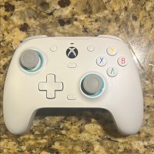 White Xbox Wireless Controller